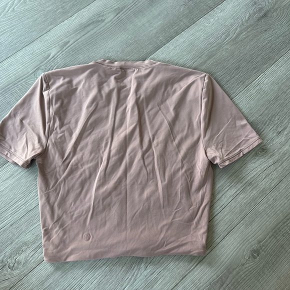 Lululemon crop top - Picture 3 of 4